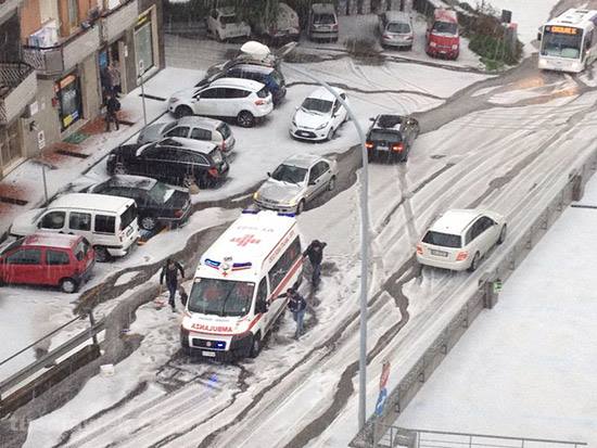 4-4-2014: Storm along the cold front crossing Italian peninsula today resulted in hail accumulation locally, as in city of Viterbo, central Italy.