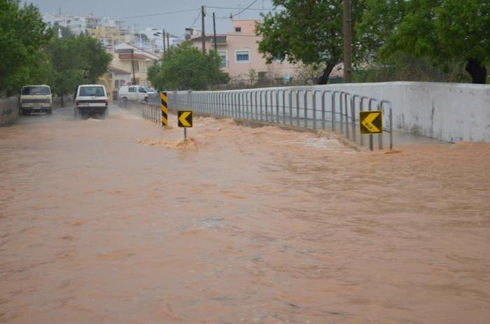 4-2-2014: a slow moving cold front was located over western Iberian peninsula and brought severe winds with heavy excessive rains into parts of Spain and Portugal. These flash floods occured in Ferragudo - Quinta dos Poços in Portugal. Source: Meteofontes