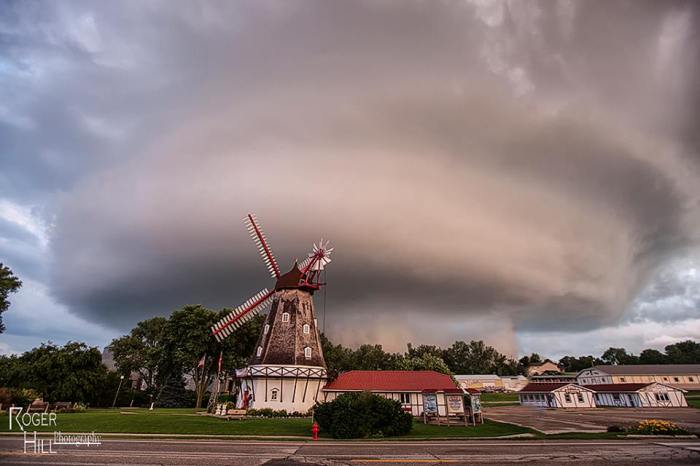 via Roger Hill Photography: "Danish Mothership".......Not really, but, this tornadic supercell graced the Danish town of Elk Horn, Iowa June 29th. How often would you EVER see a mothership supercell over a windmill?????